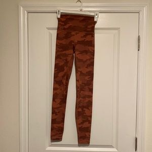 Lululemon Size 2 Pink Camo Leggings